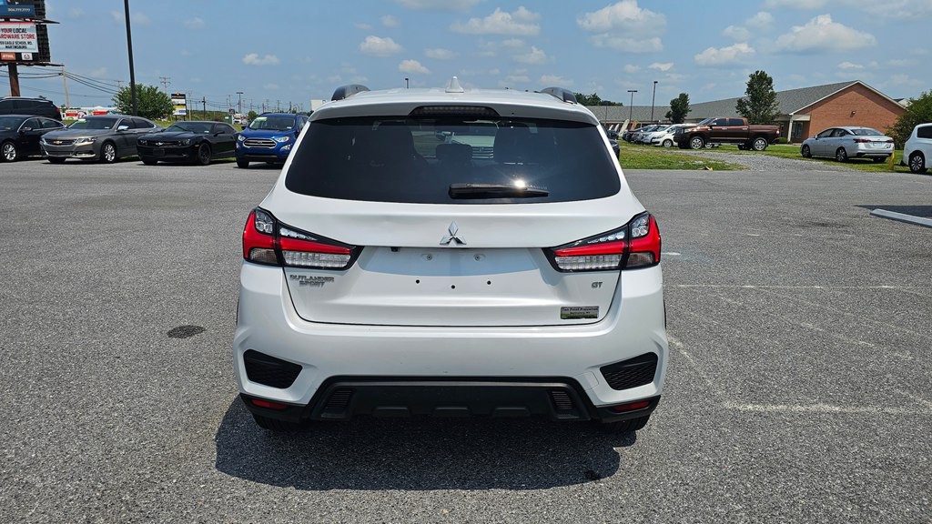 2022 Mitsubishi Outlander Image 5