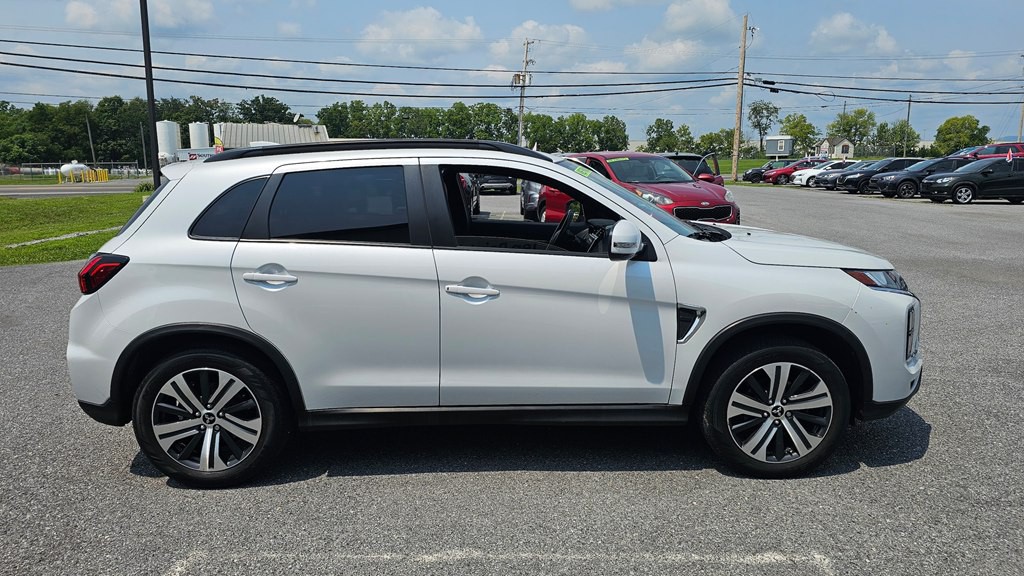 2022 Mitsubishi Outlander Image 8