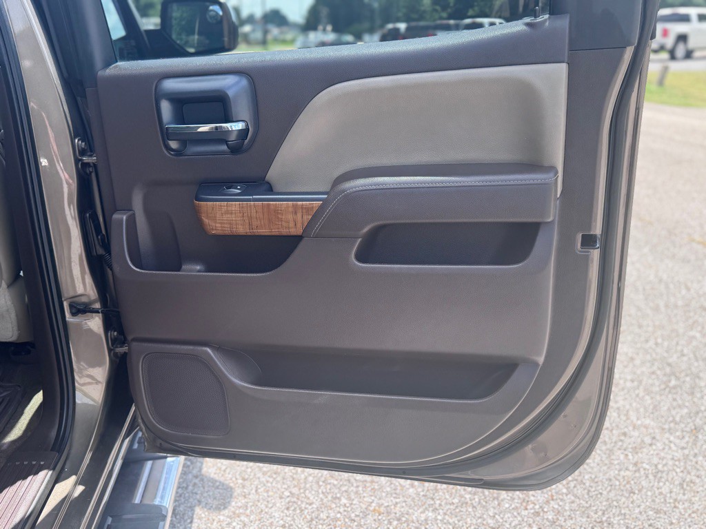 2015 GMC Sierra Image 17