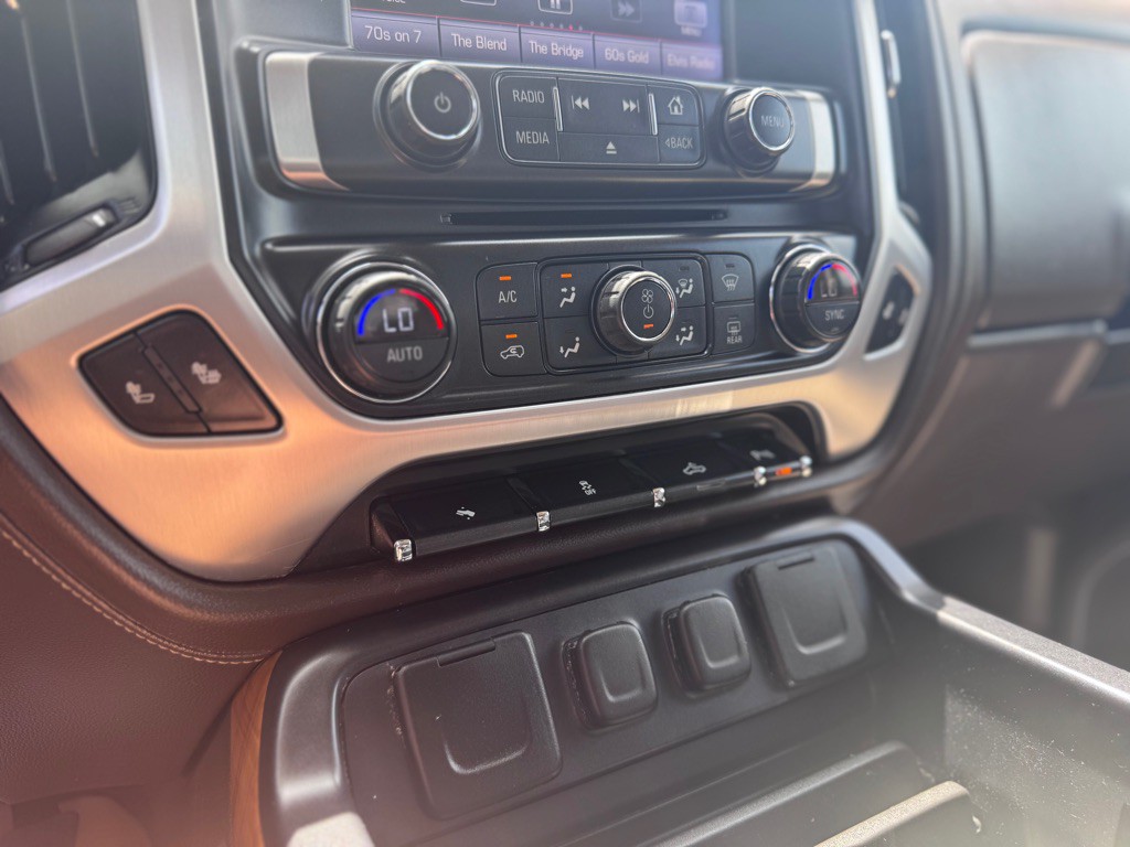 2015 GMC Sierra Image 25