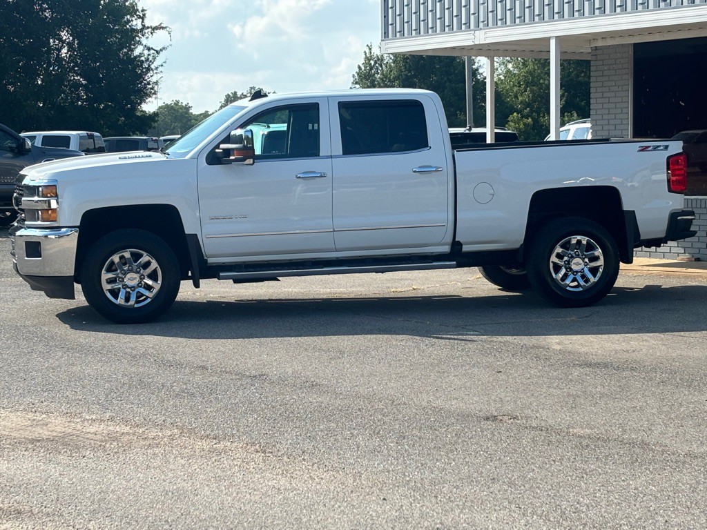 2016 Chevrolet Silverado 1500 Image 2