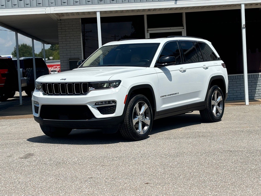 2022 Jeep Grand Cherokee Image 1