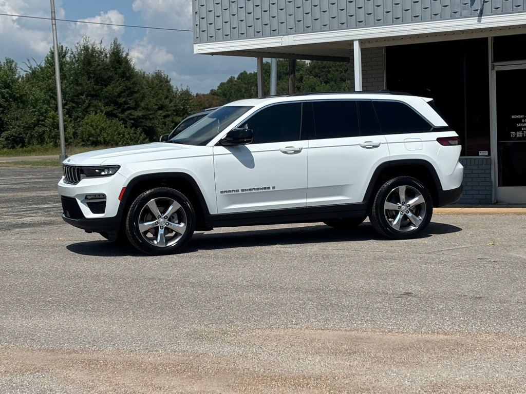 2022 Jeep Grand Cherokee Image 2