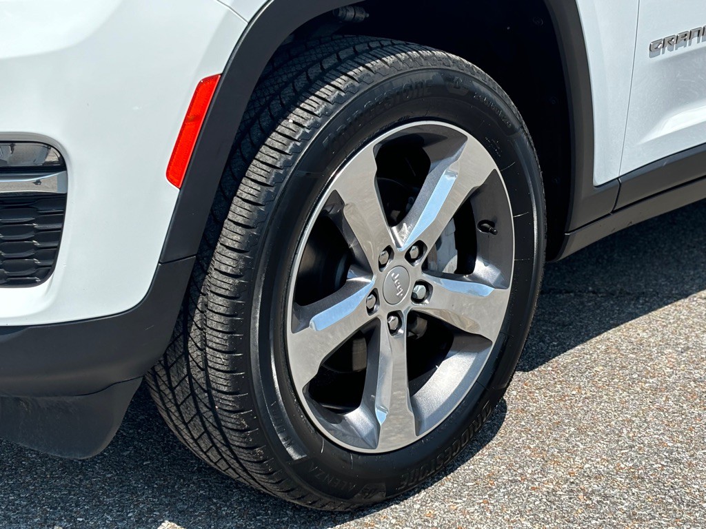 2022 Jeep Grand Cherokee Image 9