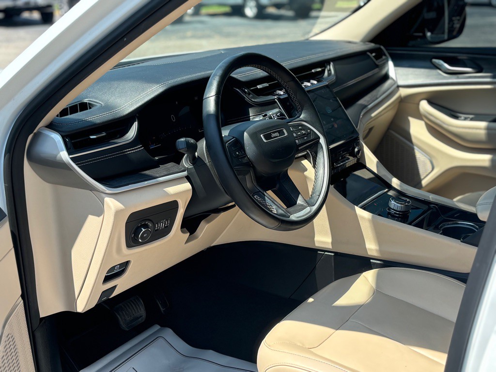 2022 Jeep Grand Cherokee Image 10