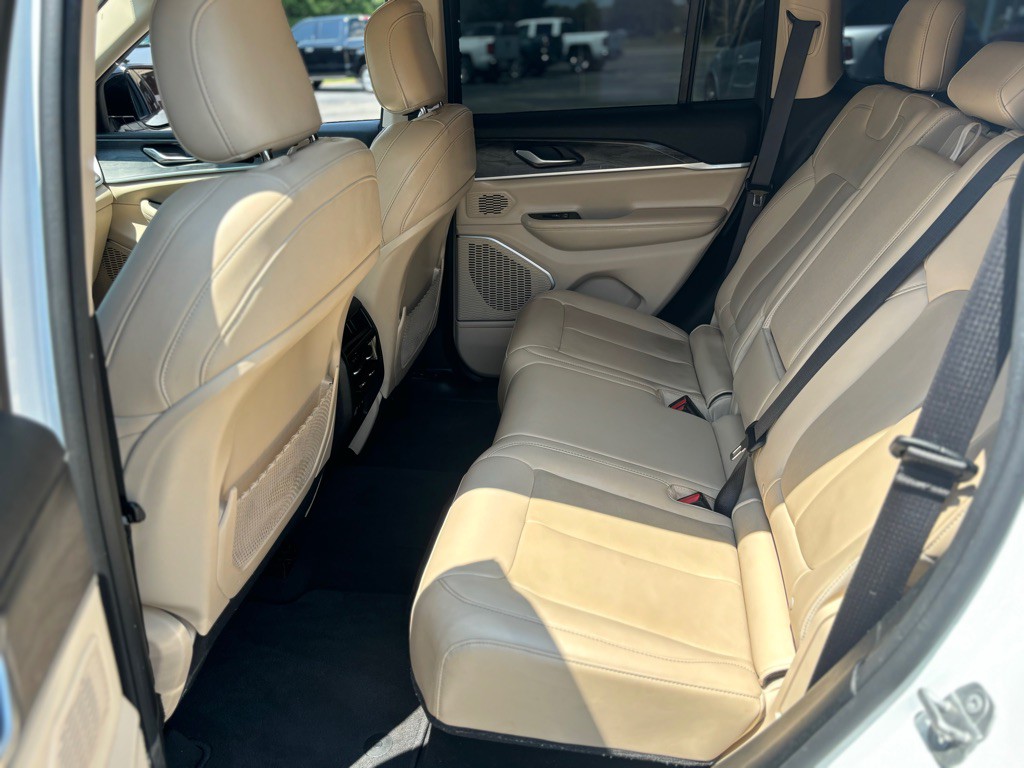 2022 Jeep Grand Cherokee Image 15