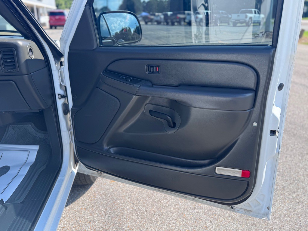 2007 GMC Sierra Image 17