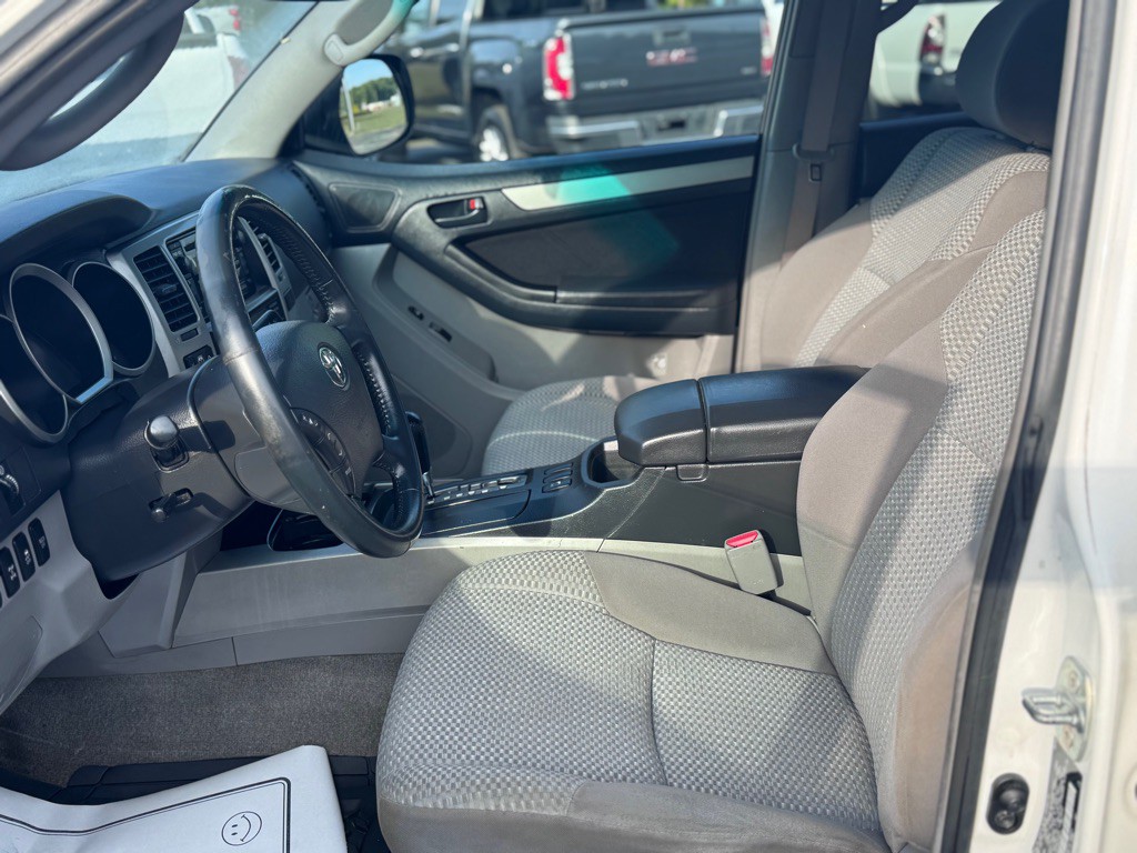 2008 Toyota 4Runner Image 11