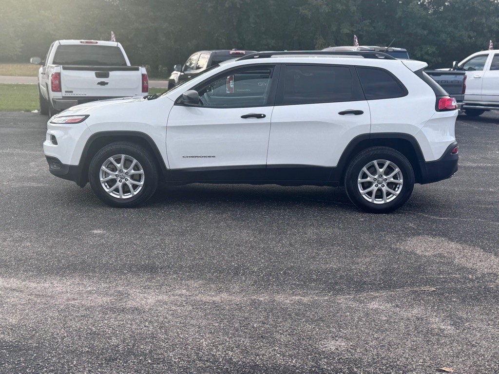 2017 Jeep Cherokee Image 2