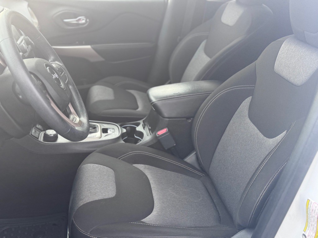 2017 Jeep Cherokee Image 10