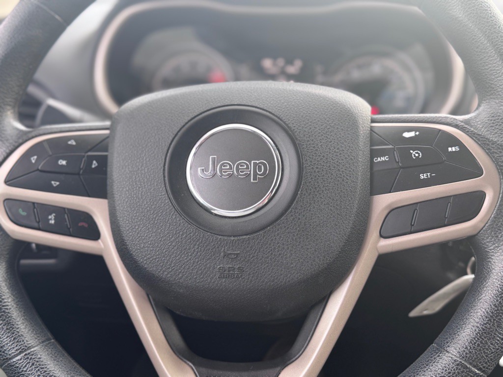 2017 Jeep Cherokee Image 23