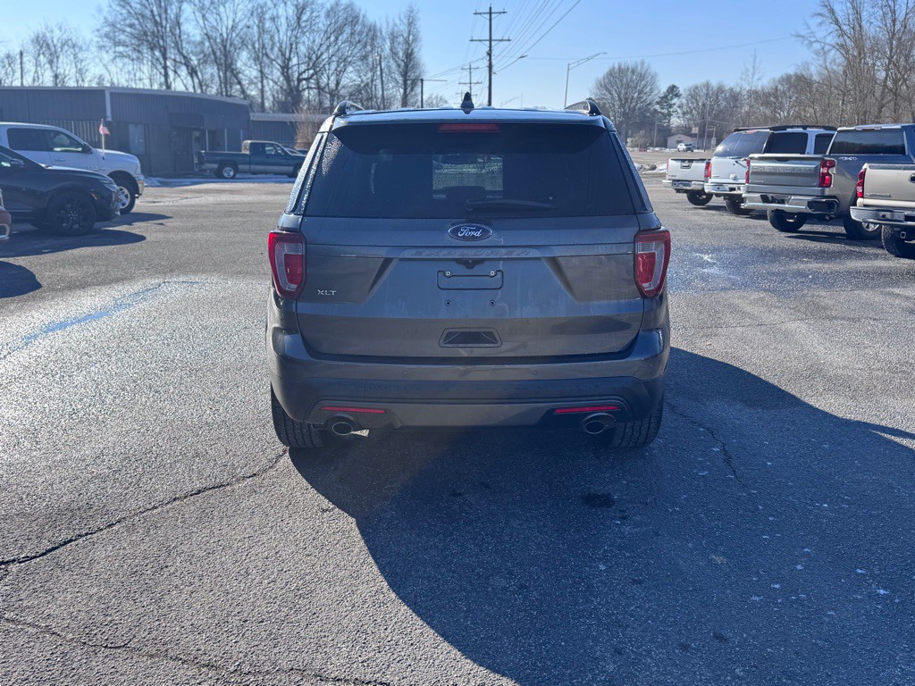 2017 Ford Explorer Image 4