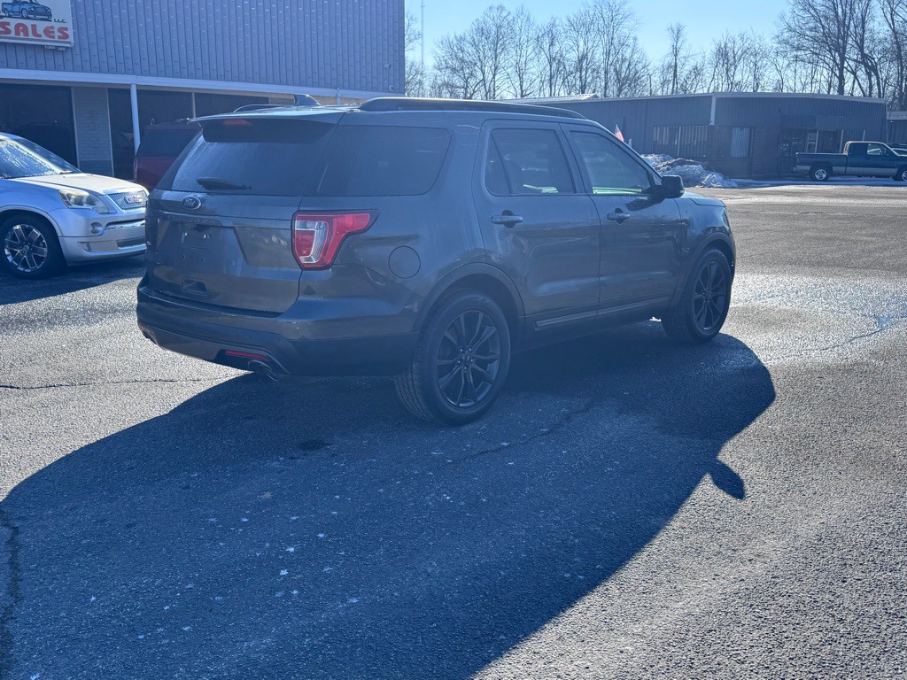 2017 Ford Explorer Image 5