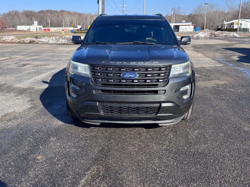 2017 Ford Explorer Image 8
