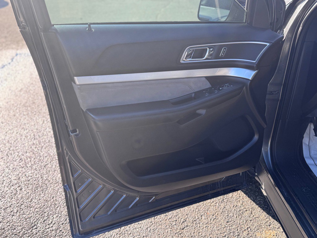 2017 Ford Explorer Image 10