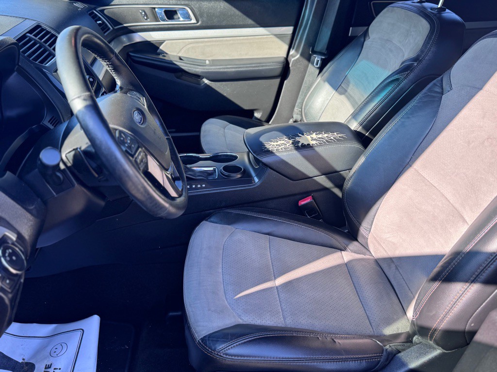 2017 Ford Explorer Image 11
