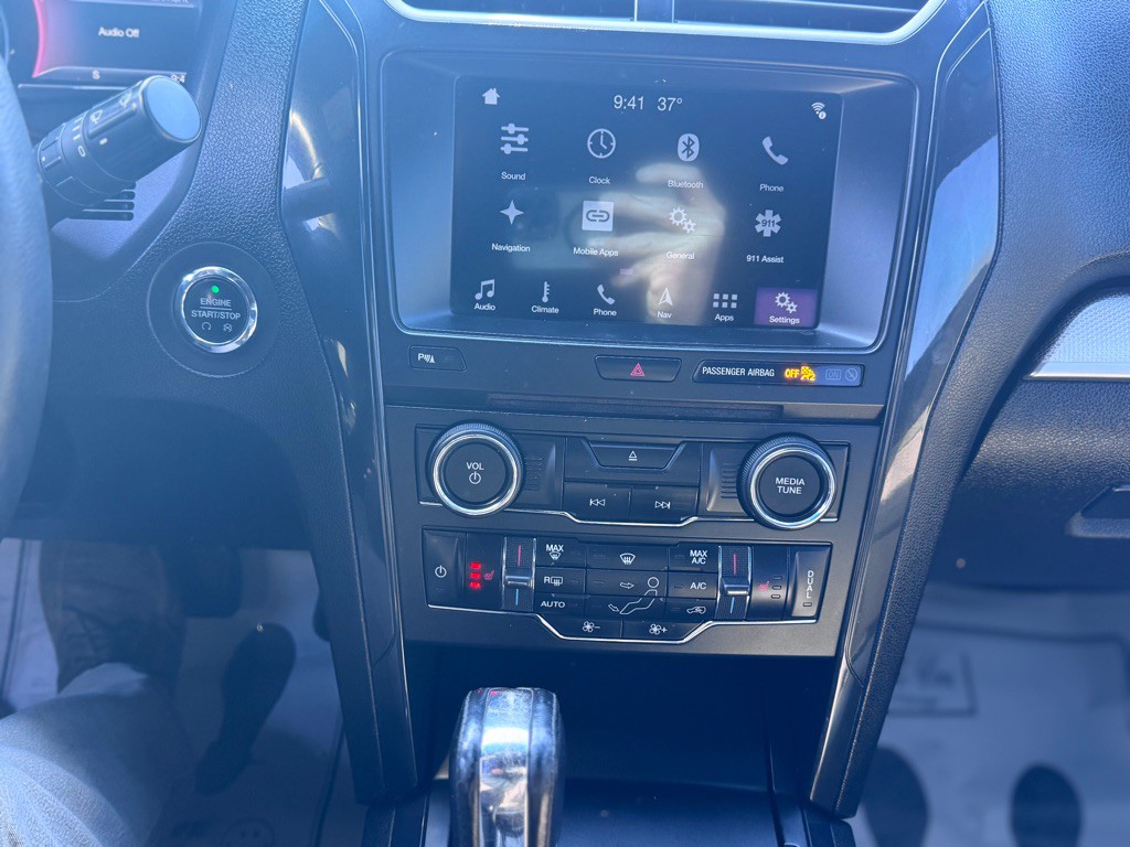 2017 Ford Explorer Image 19