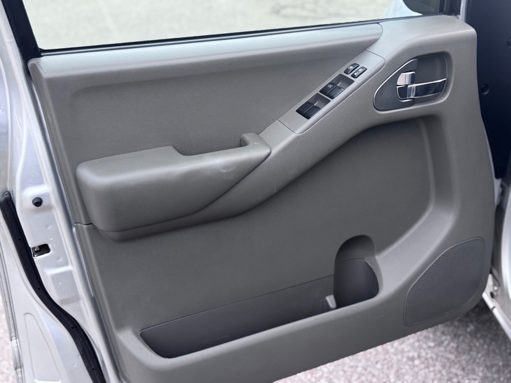 2014 Nissan Frontier Image 12