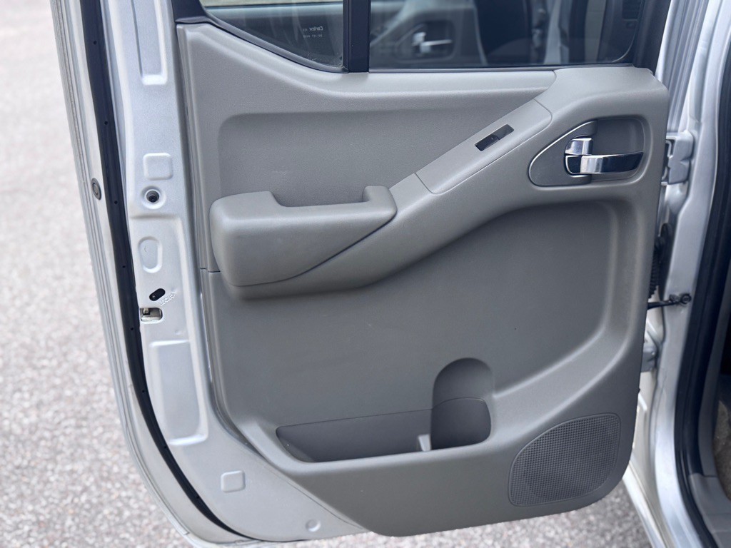 2014 Nissan Frontier Image 13