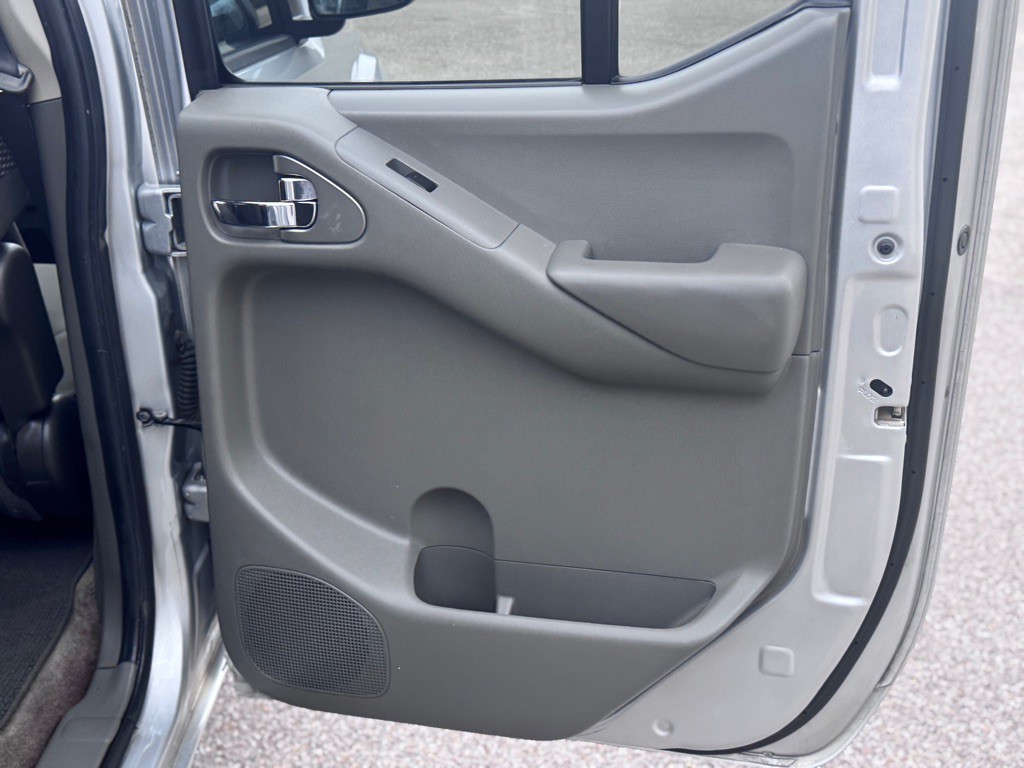 2014 Nissan Frontier Image 15