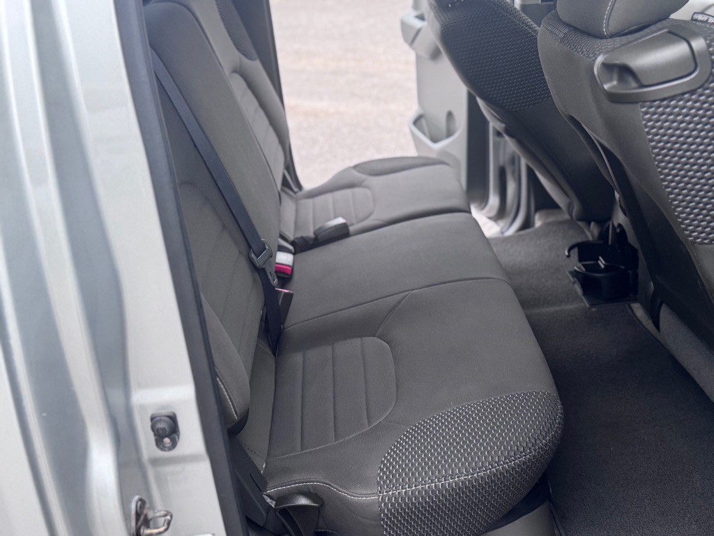 2014 Nissan Frontier Image 16