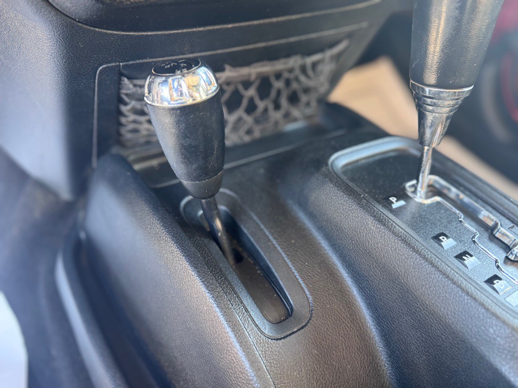 2012 Jeep Wrangler Image 18