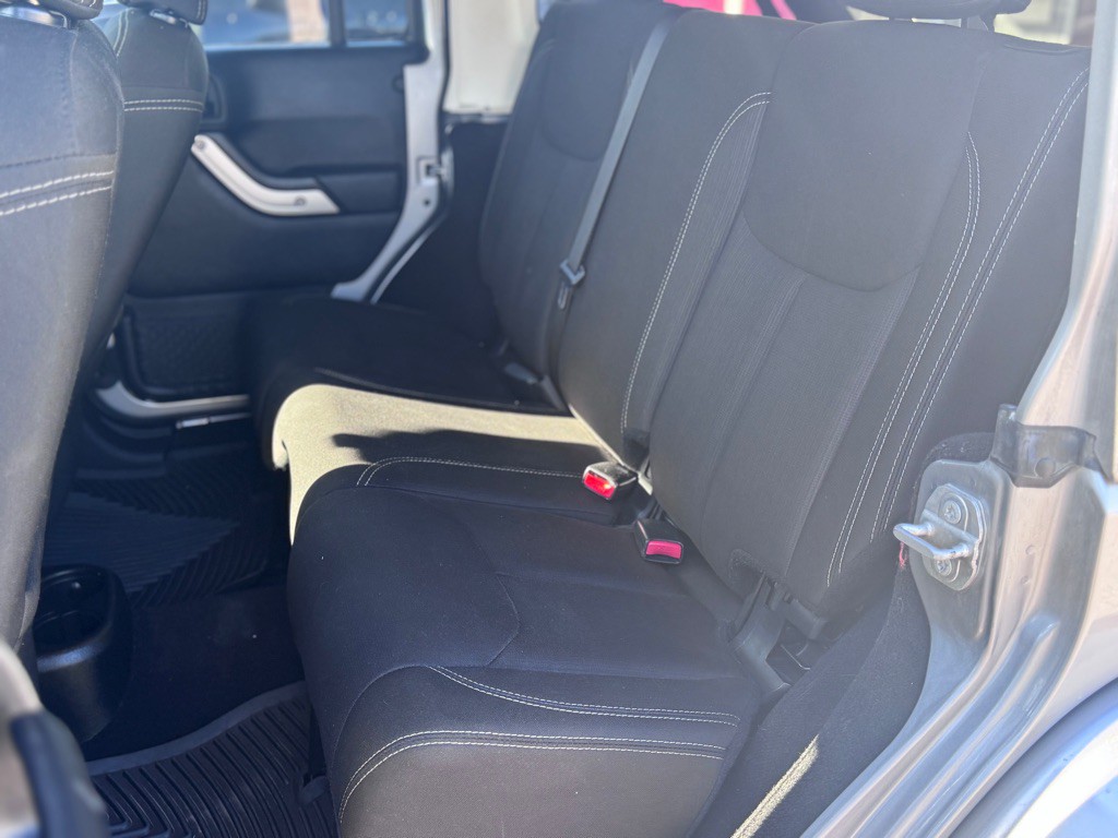 2016 Jeep Wrangler Unlimited Image 14
