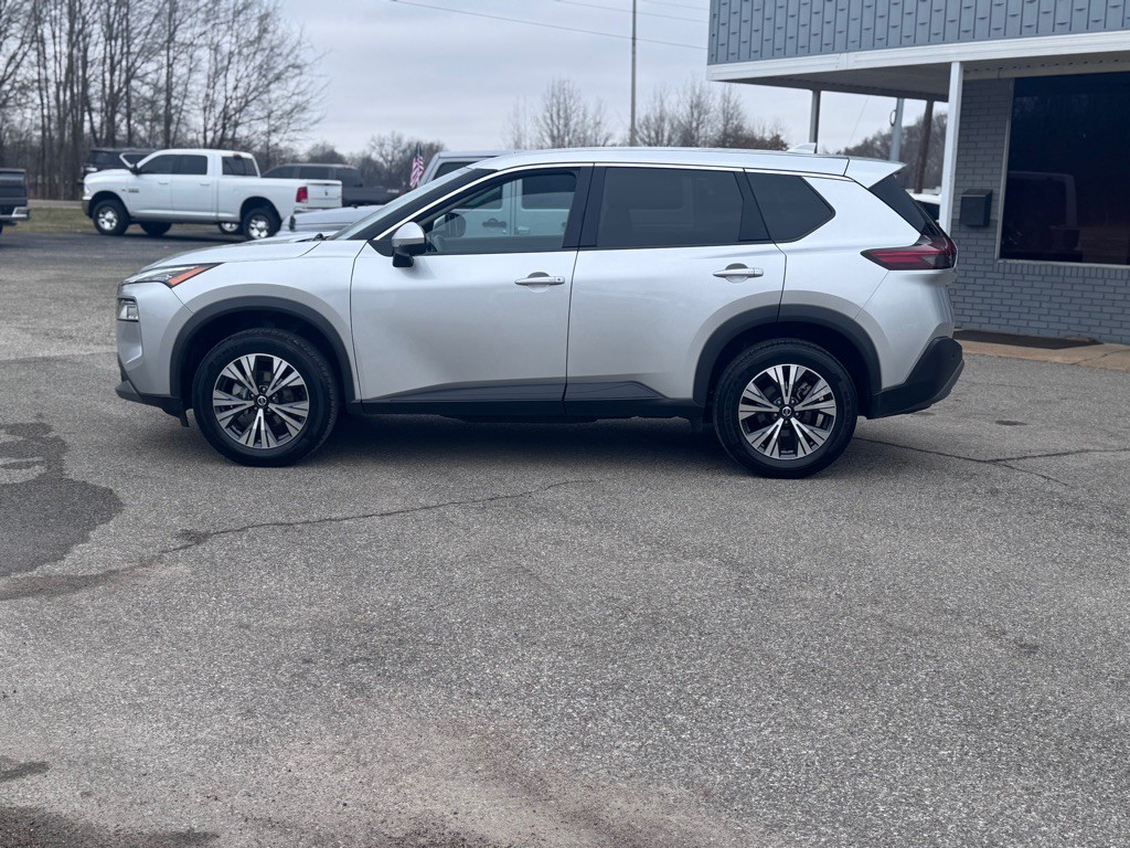2021 Nissan Rogue Image 2