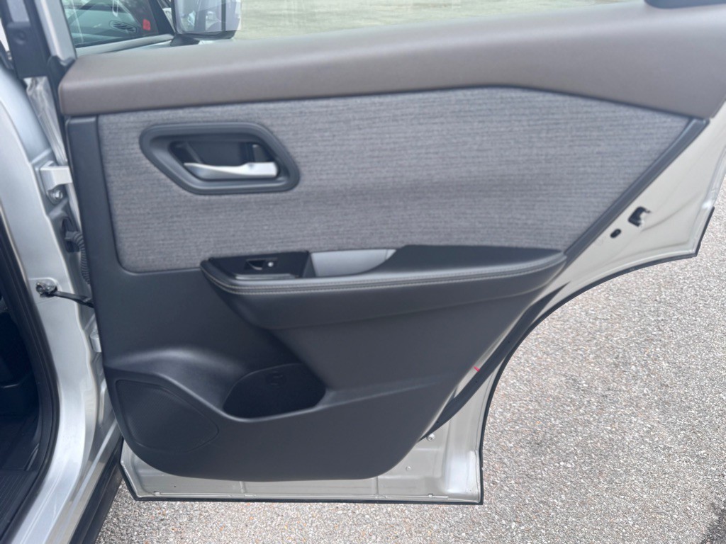 2021 Nissan Rogue Image 17