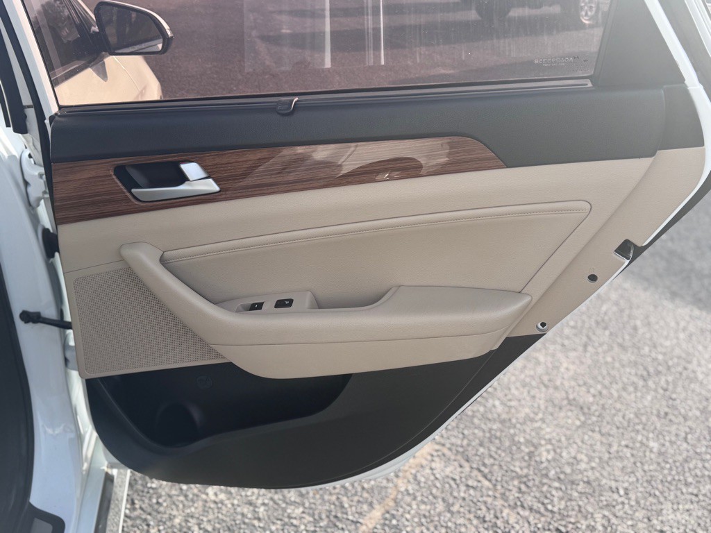 2015 Hyundai Sonata Image 17