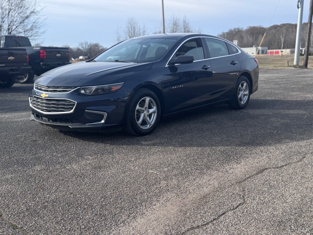 2017 Chevrolet Malibu Image 1