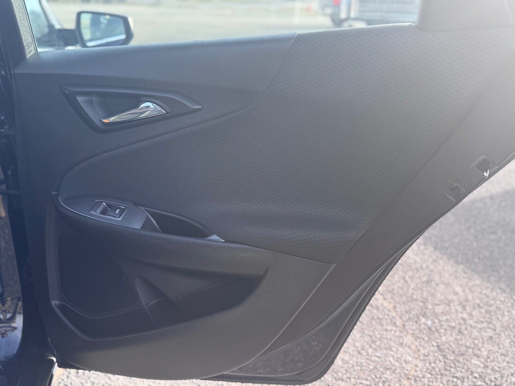 2017 Chevrolet Malibu Image 16