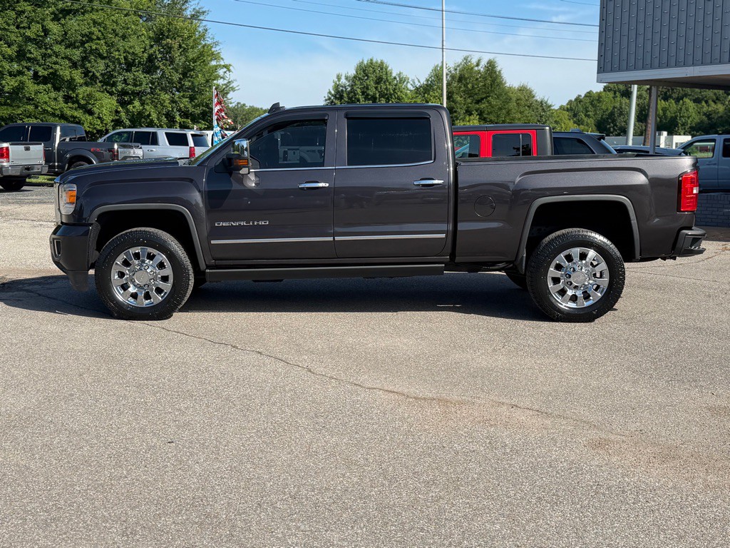 2016 GMC Sierra Image 2