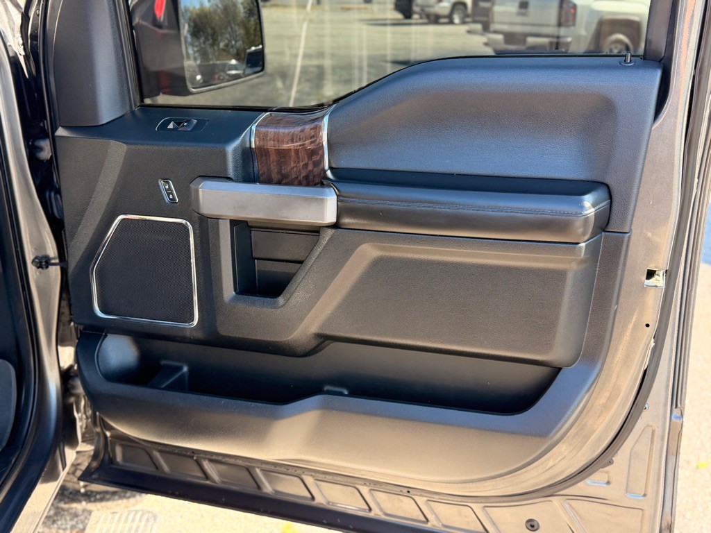 2015 Ford F-150 Image 18