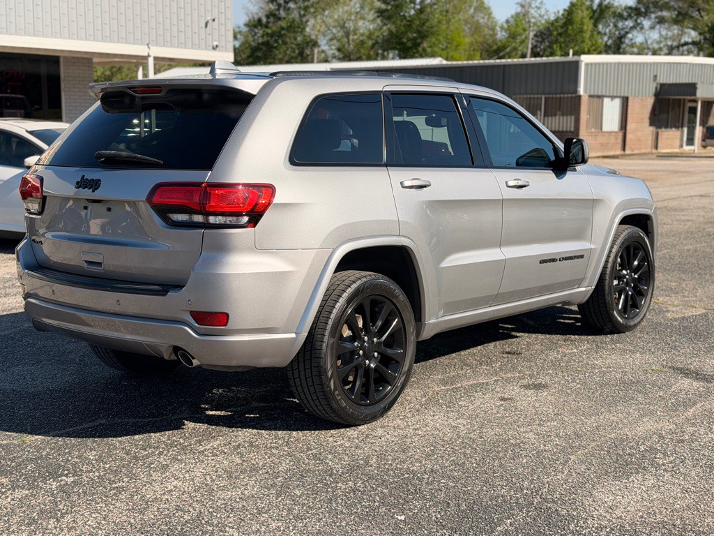 2017 Jeep Grand Cherokee Image 5