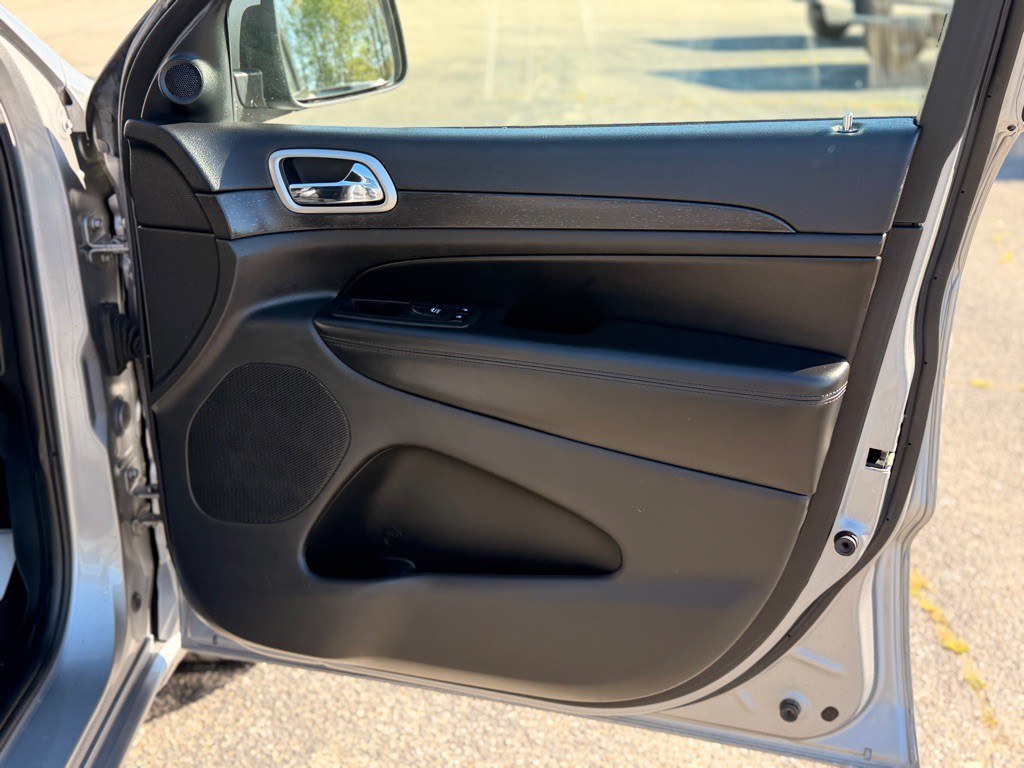 2017 Jeep Grand Cherokee Image 18