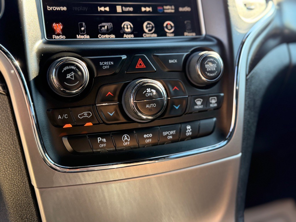 2017 Jeep Grand Cherokee Image 23