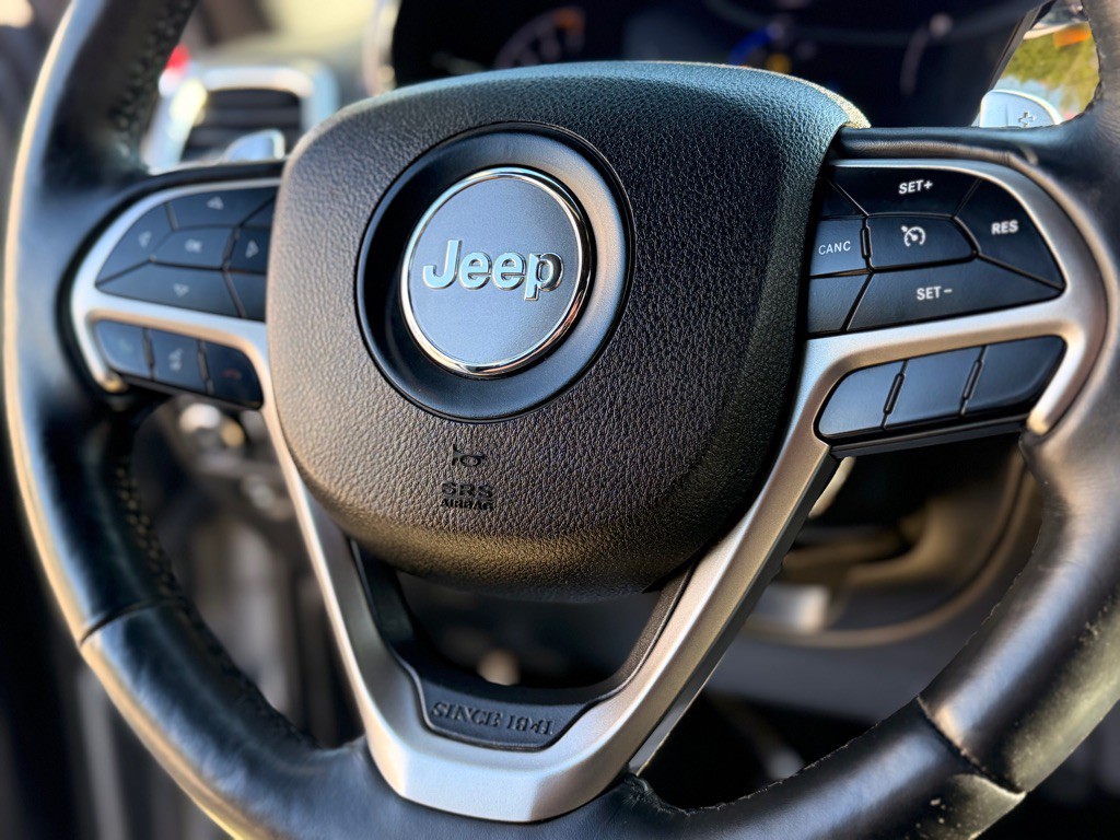 2017 Jeep Grand Cherokee Image 24