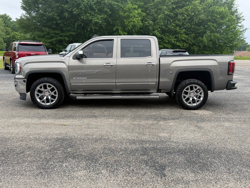 2017 GMC Sierra Image 2