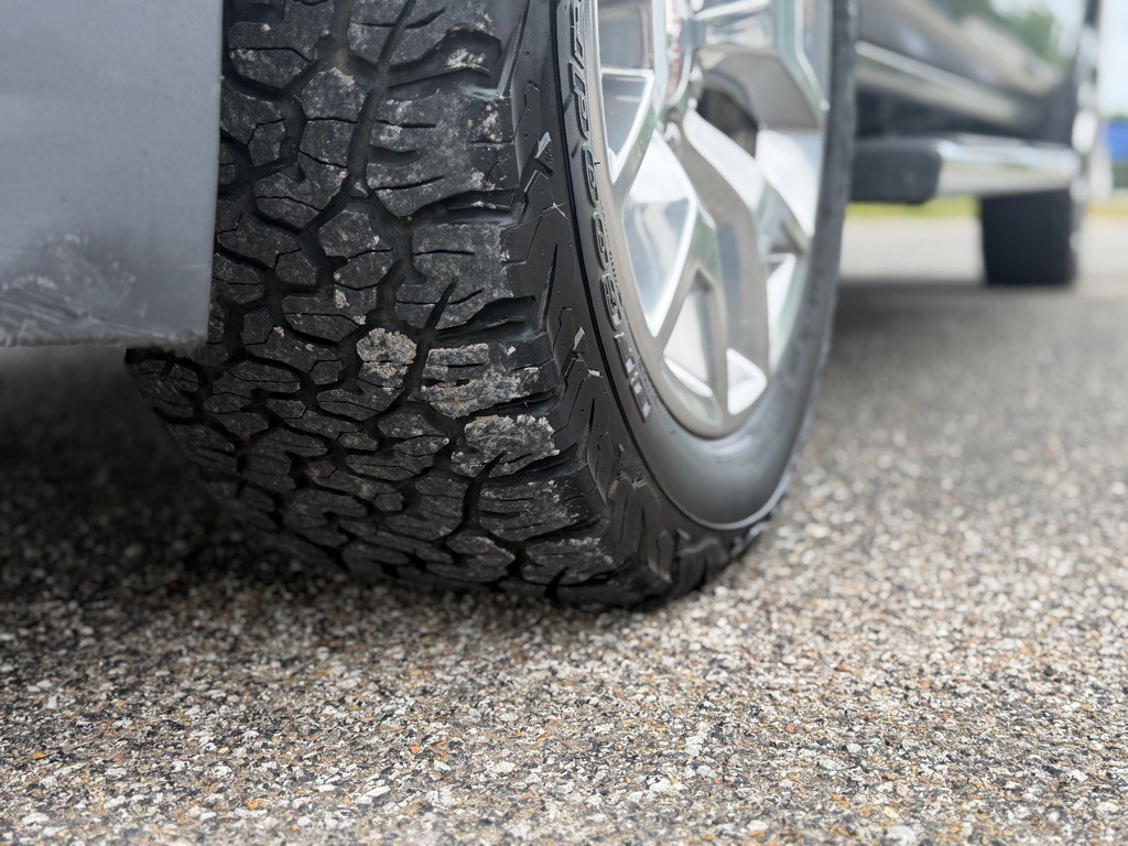2017 GMC Sierra Image 9
