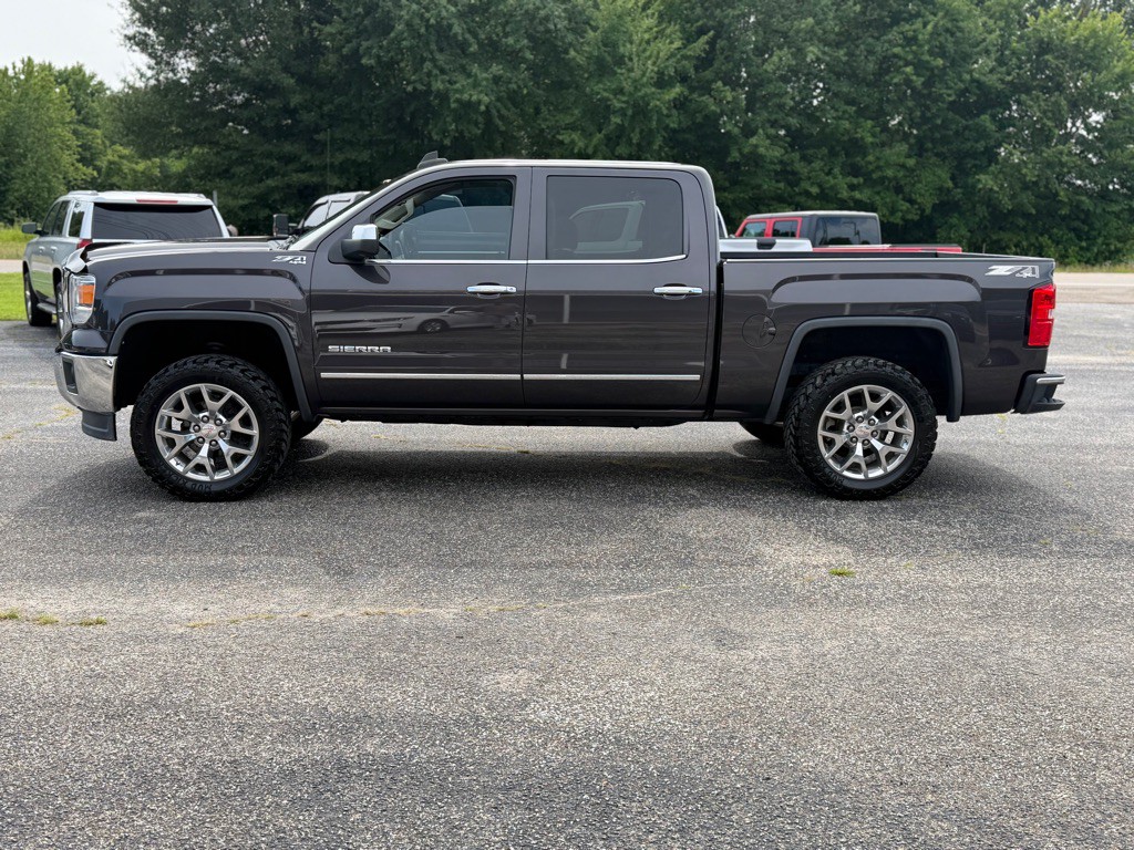 2015 GMC Sierra Image 2