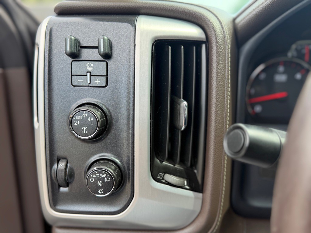 2015 GMC Sierra Image 25