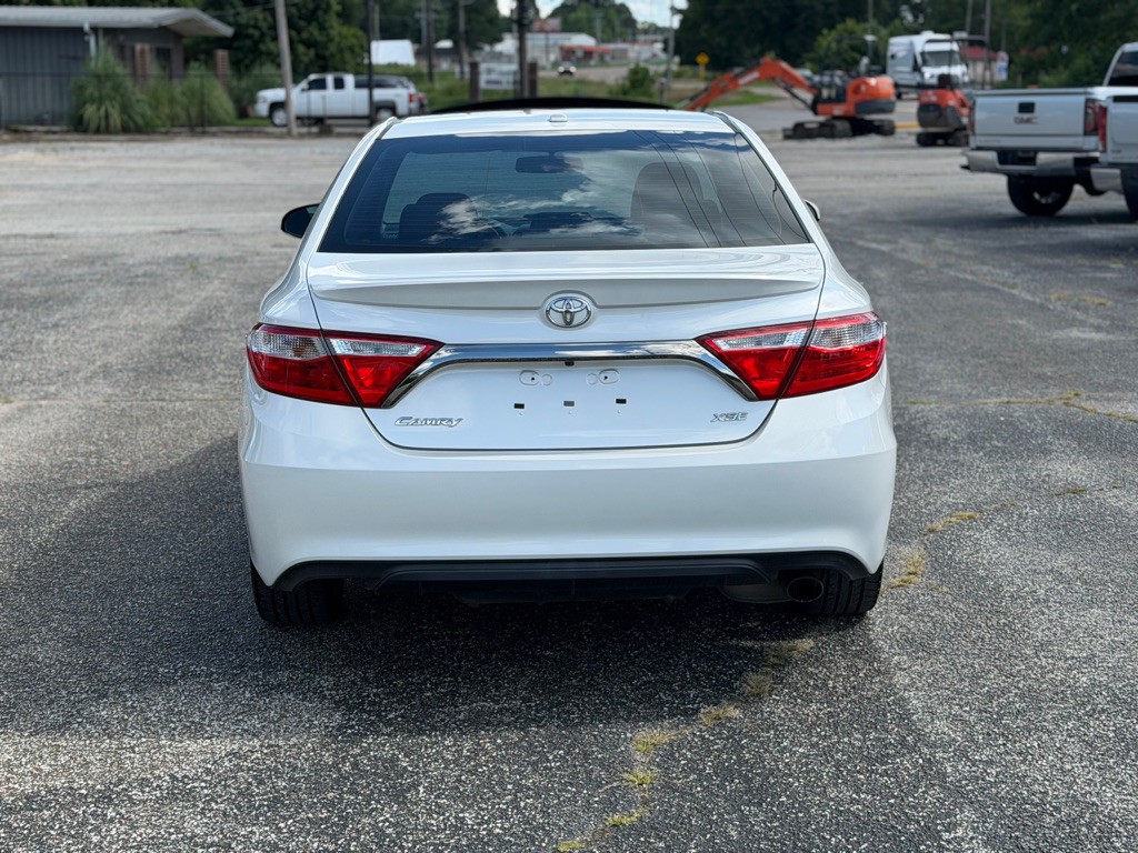 2016 Toyota Camry Image 4