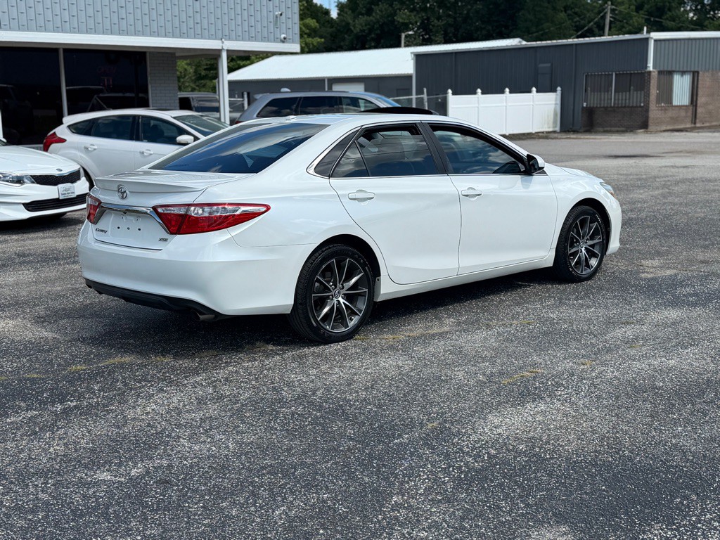 2016 Toyota Camry Image 5