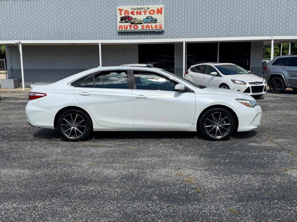 2016 Toyota Camry Image 6