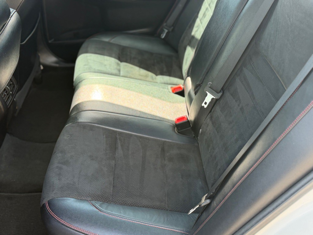 2016 Toyota Camry Image 13