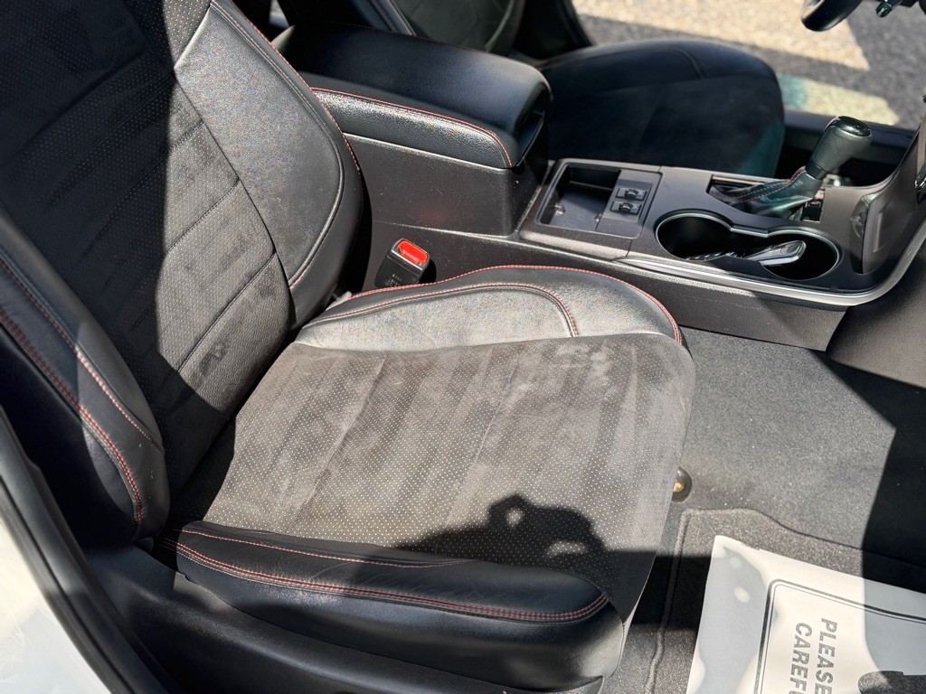 2016 Toyota Camry Image 17