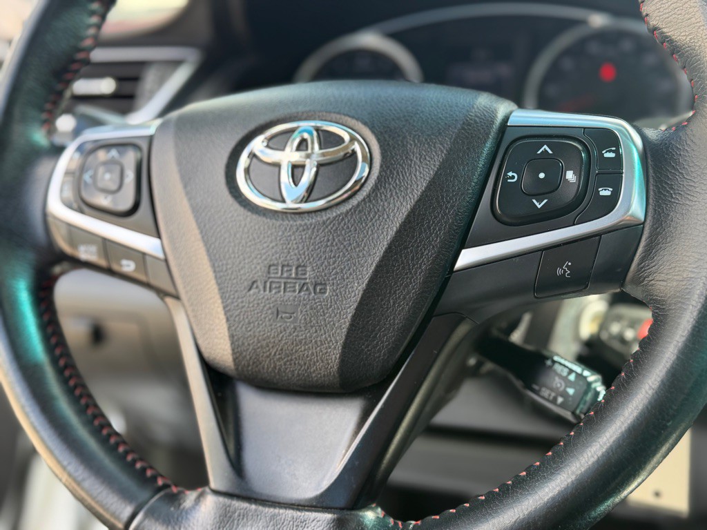 2016 Toyota Camry Image 20