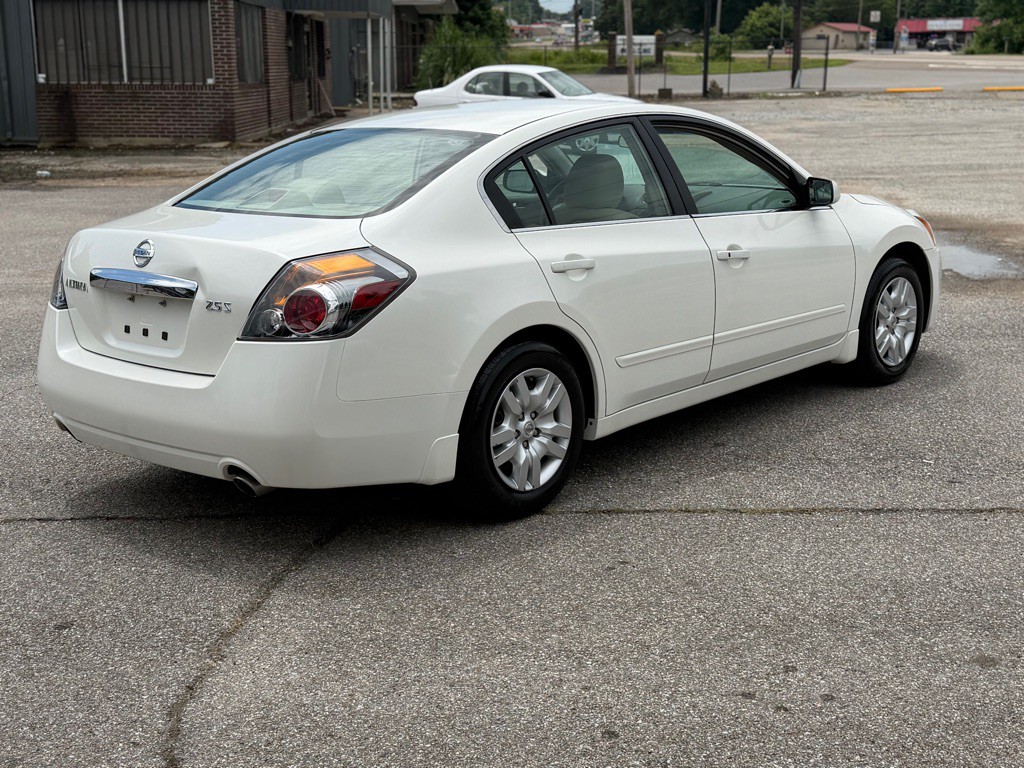 2010 Nissan Altima Image 5
