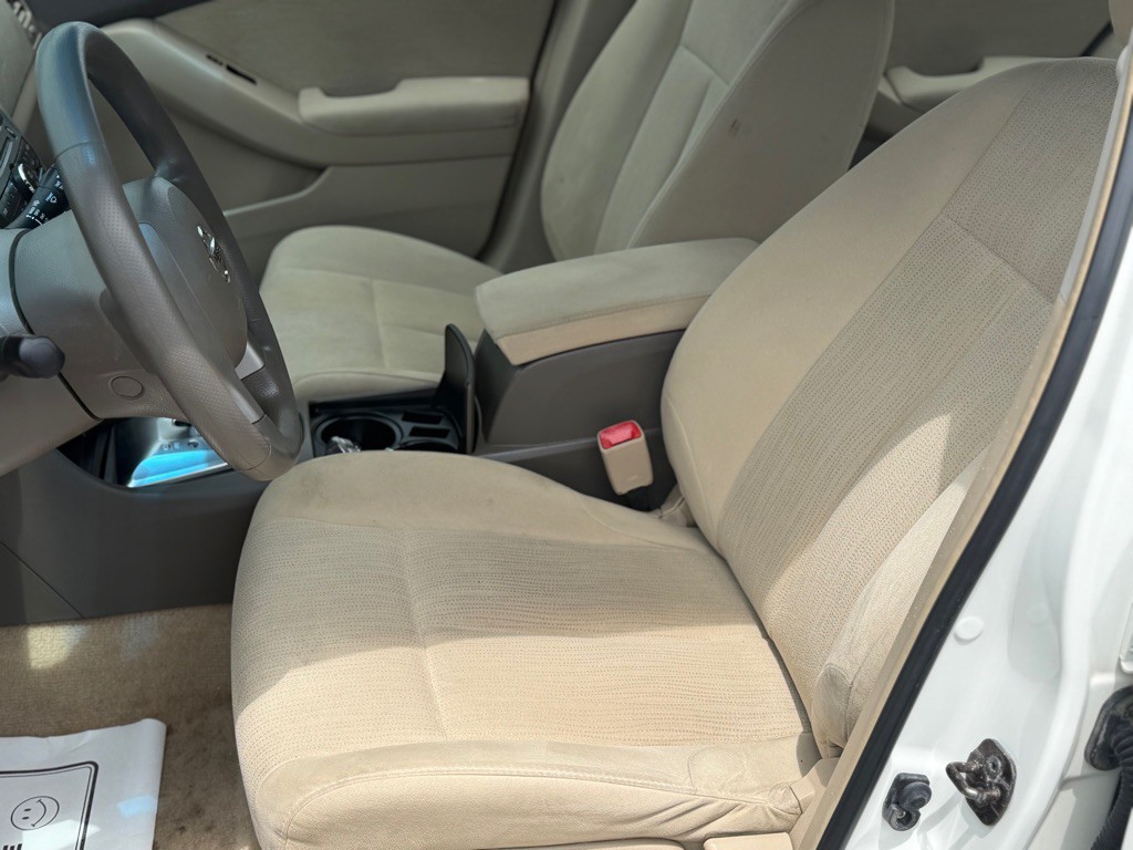 2010 Nissan Altima Image 11